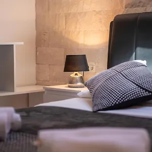 https://villa-jidro.hotels-in-trogir.com