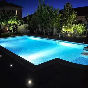 https://guest-house-bakica.hotels-in-trogir.com